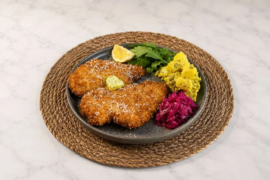 PARMESANLI TAVUK SCHNITZEL