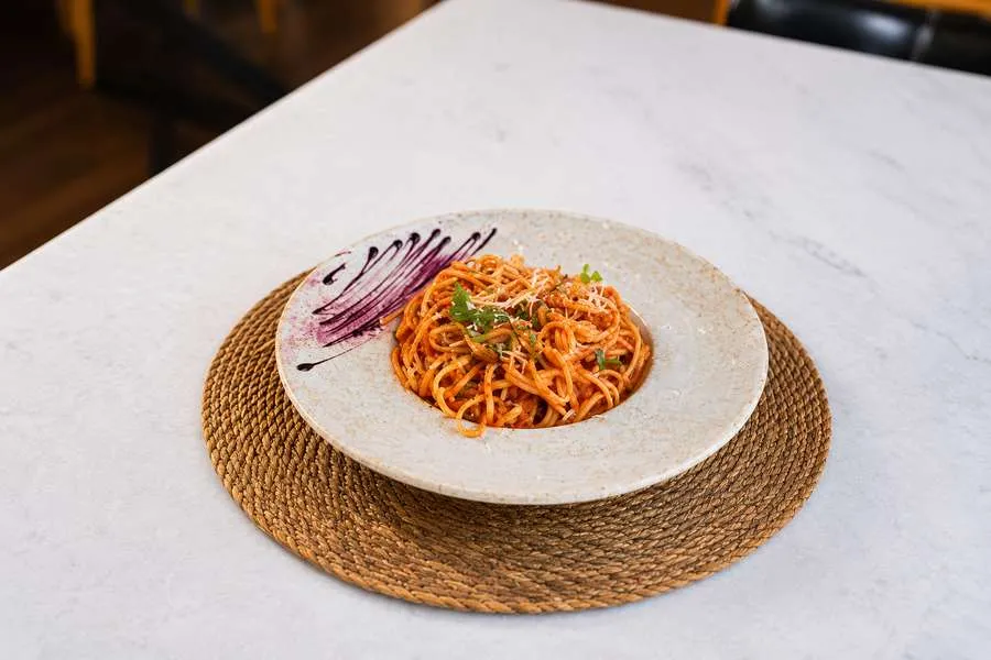 Linguine Bolognese