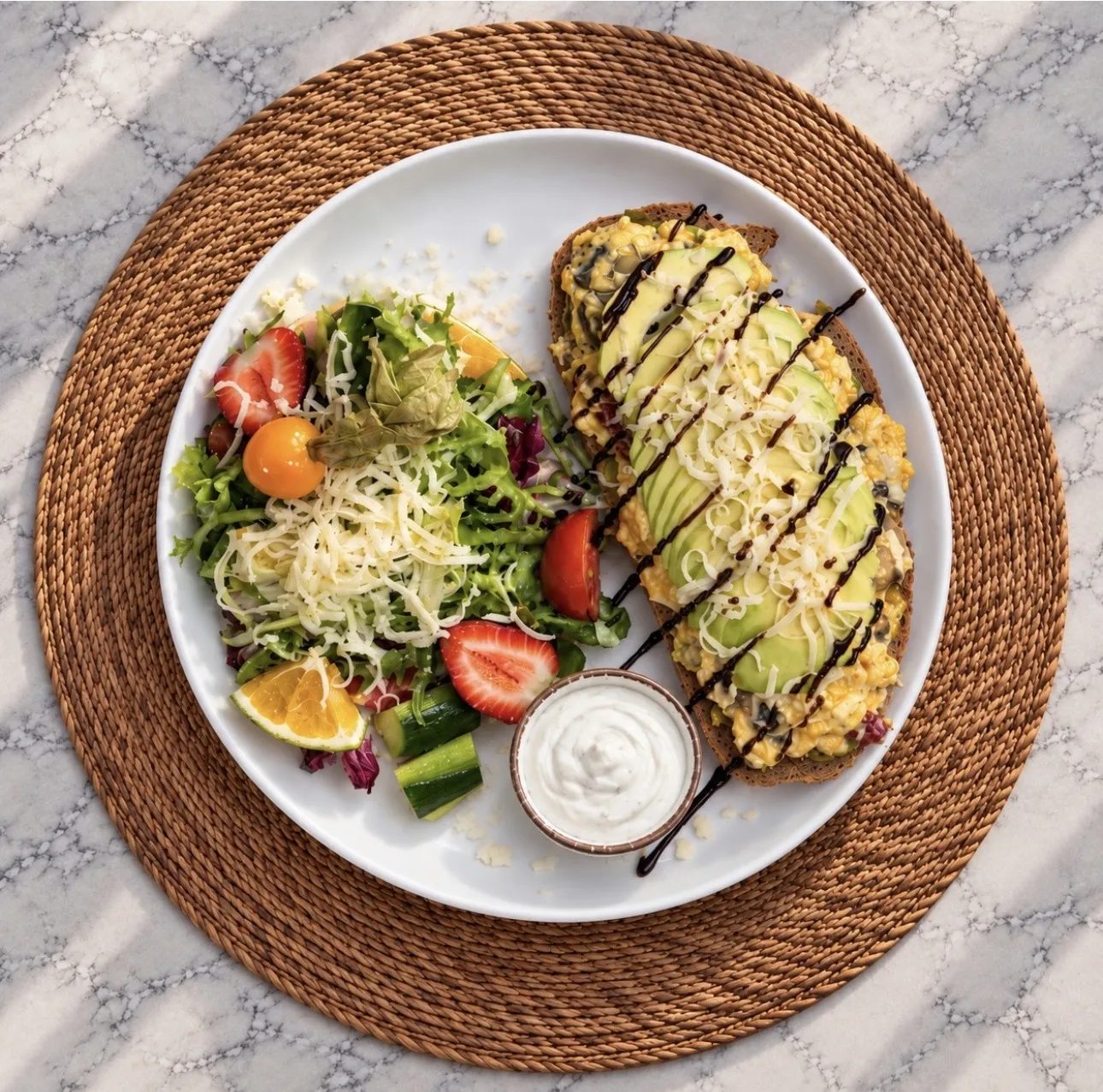 Avokadolu Scrambled Eggs